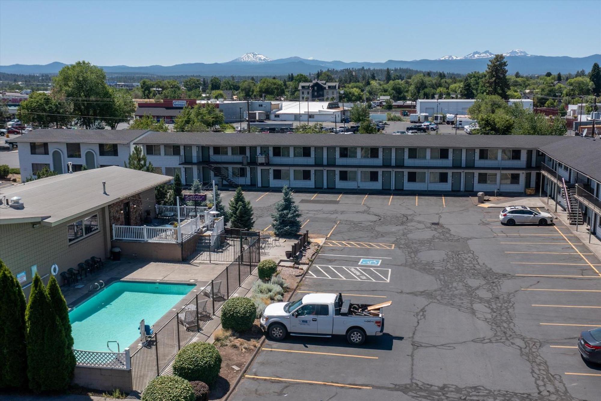 Bend Inn & Suites Buitenkant foto