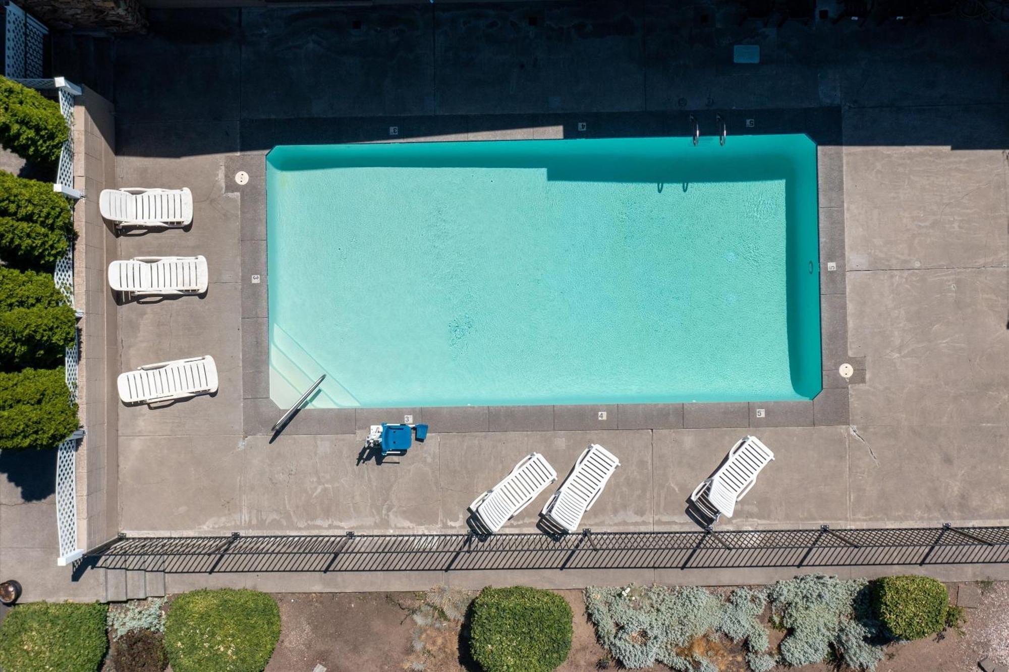 Bend Inn & Suites Buitenkant foto